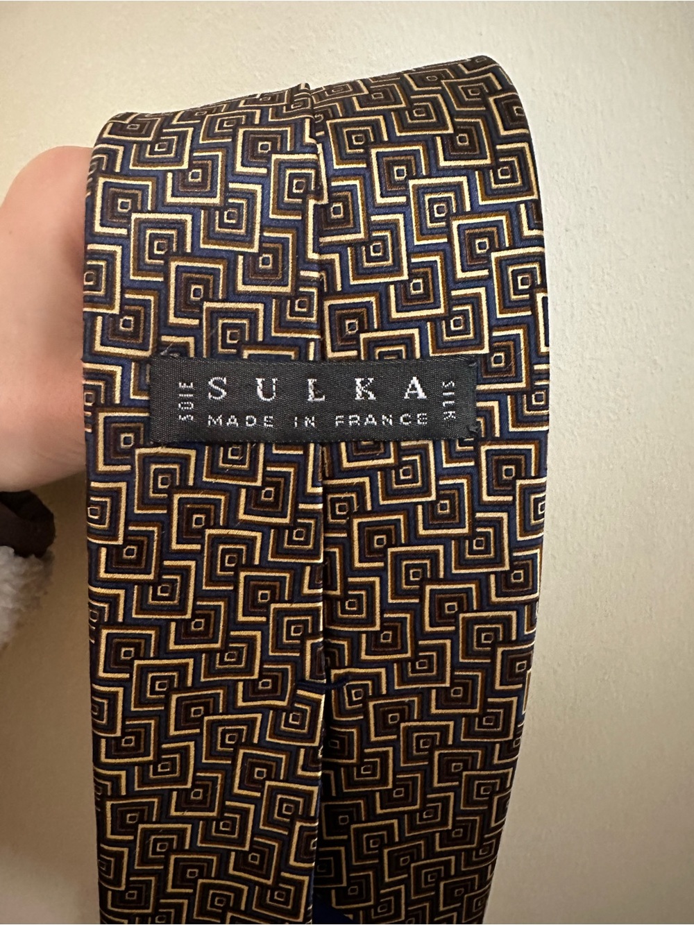 SULKA Men's Geometric Silk Tie in Black and Gold